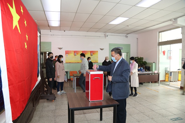 德信游戏平台集团圆满完成西城区人大代表换届选举投票工作