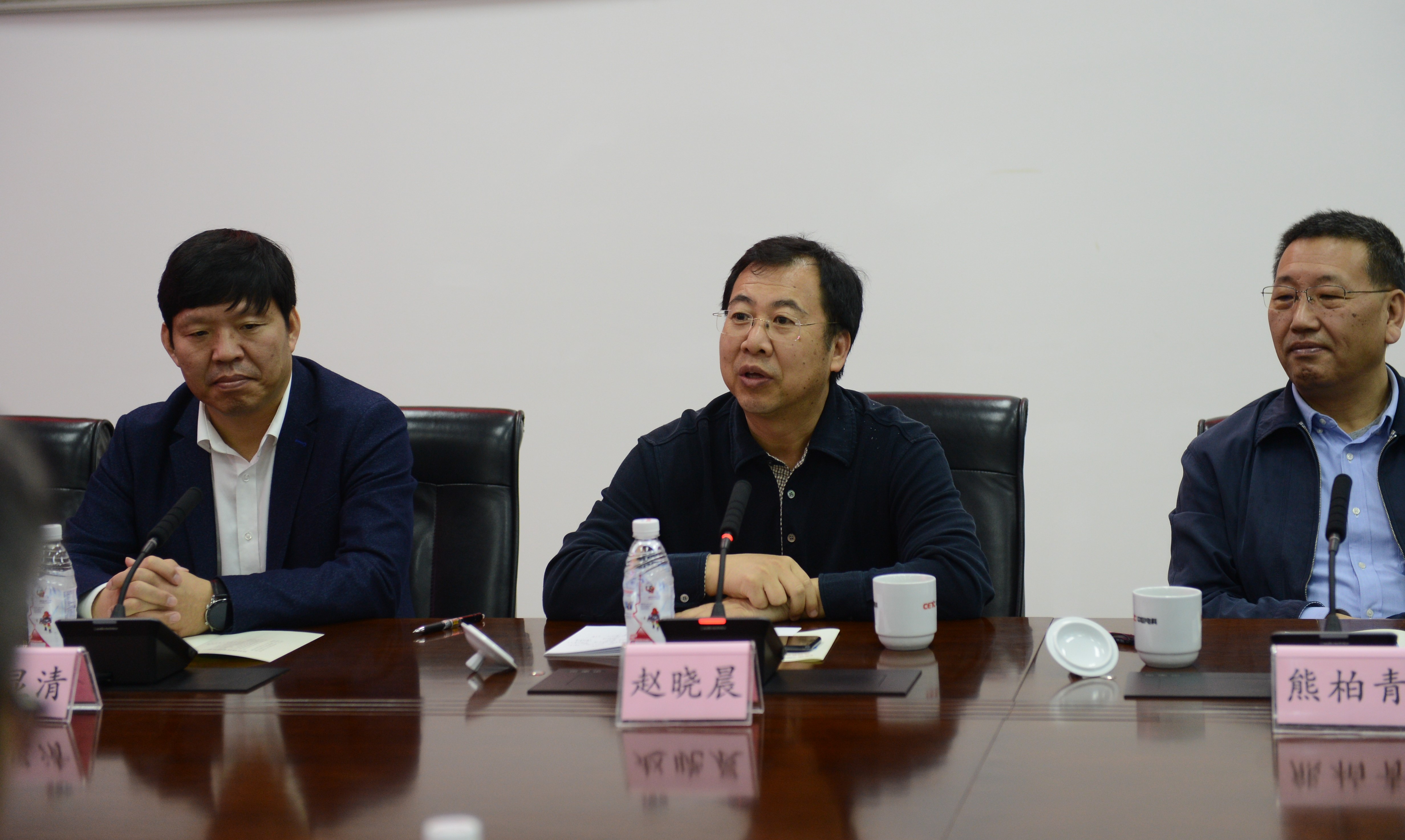 德信游戏平台集团党委书记、董事长赵晓晨一行走访中国电科29所