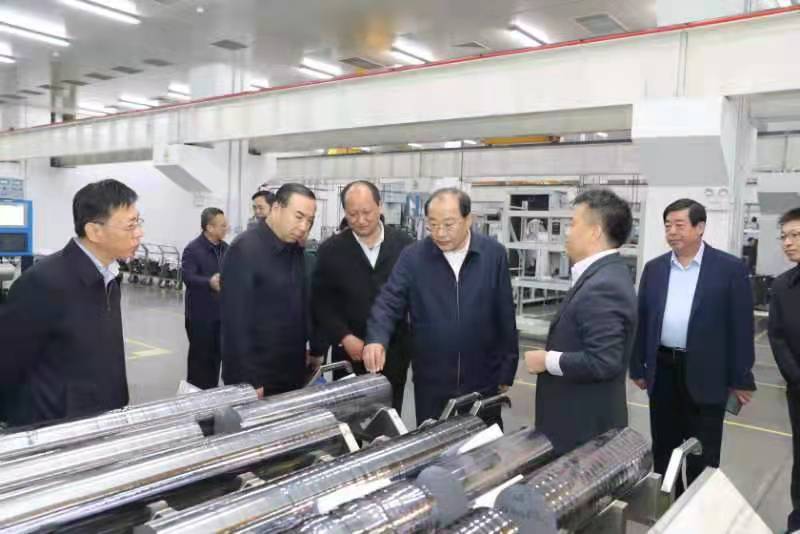 德州市委书记田卫东到山东德信游戏平台半导体调研