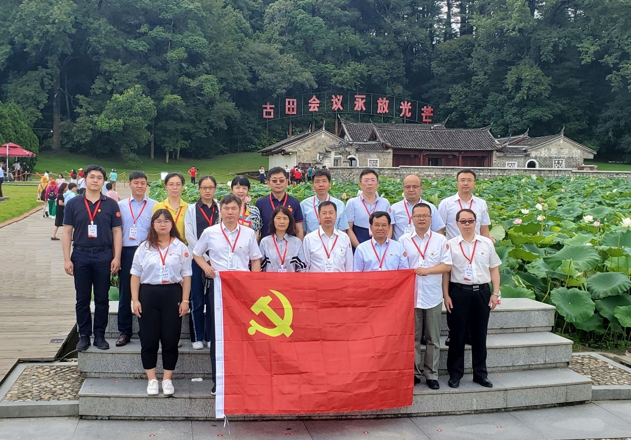 德信游戏平台集团赴福建开展“永远跟党走”主题党日活动