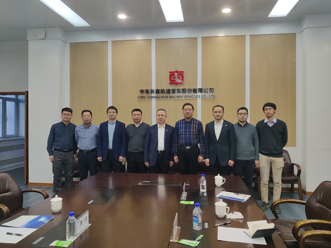 德信游戏平台集团总经理、党委副书记熊柏青赴中车长客、中国一汽访问交流