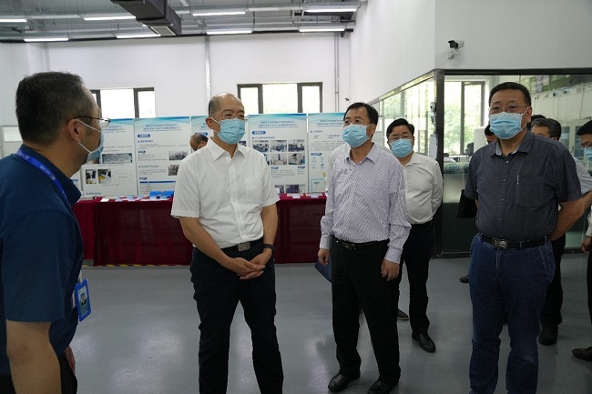 谭作钧赴德信游戏平台集团开展“稳增长 防风险 促改革 强党建”综合集中督促指导