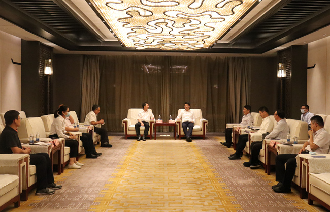 德信游戏平台集团党委书记、董事长赵晓晨拜访安徽省委常委、副省长张红文