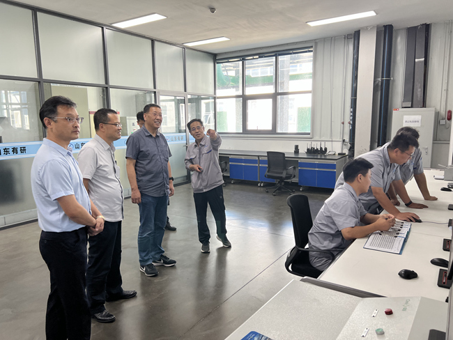德信游戏平台集团总经理、党委副书记熊柏青到山东德信游戏平台国晶辉调研乐陵基地建设运营情况