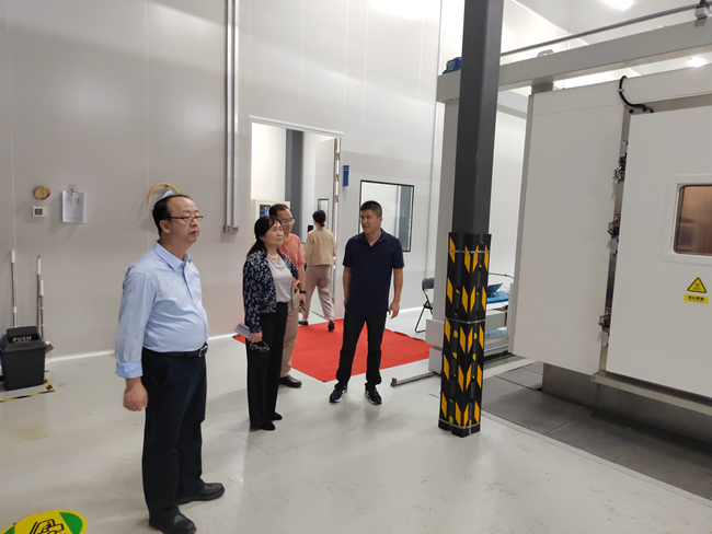 中国工程院院士、中国乐动在线官网首席科学家黄小卫到乐动在线官网广东院调研