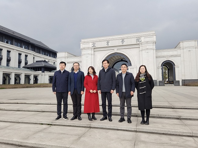 中国德信游戏平台副总经理黄倬一行调研宜宾新能源产业发展