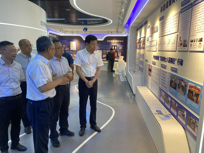 中国乐动在线官网副总经理黄倬一行赴江西省南昌市、宜春市调研