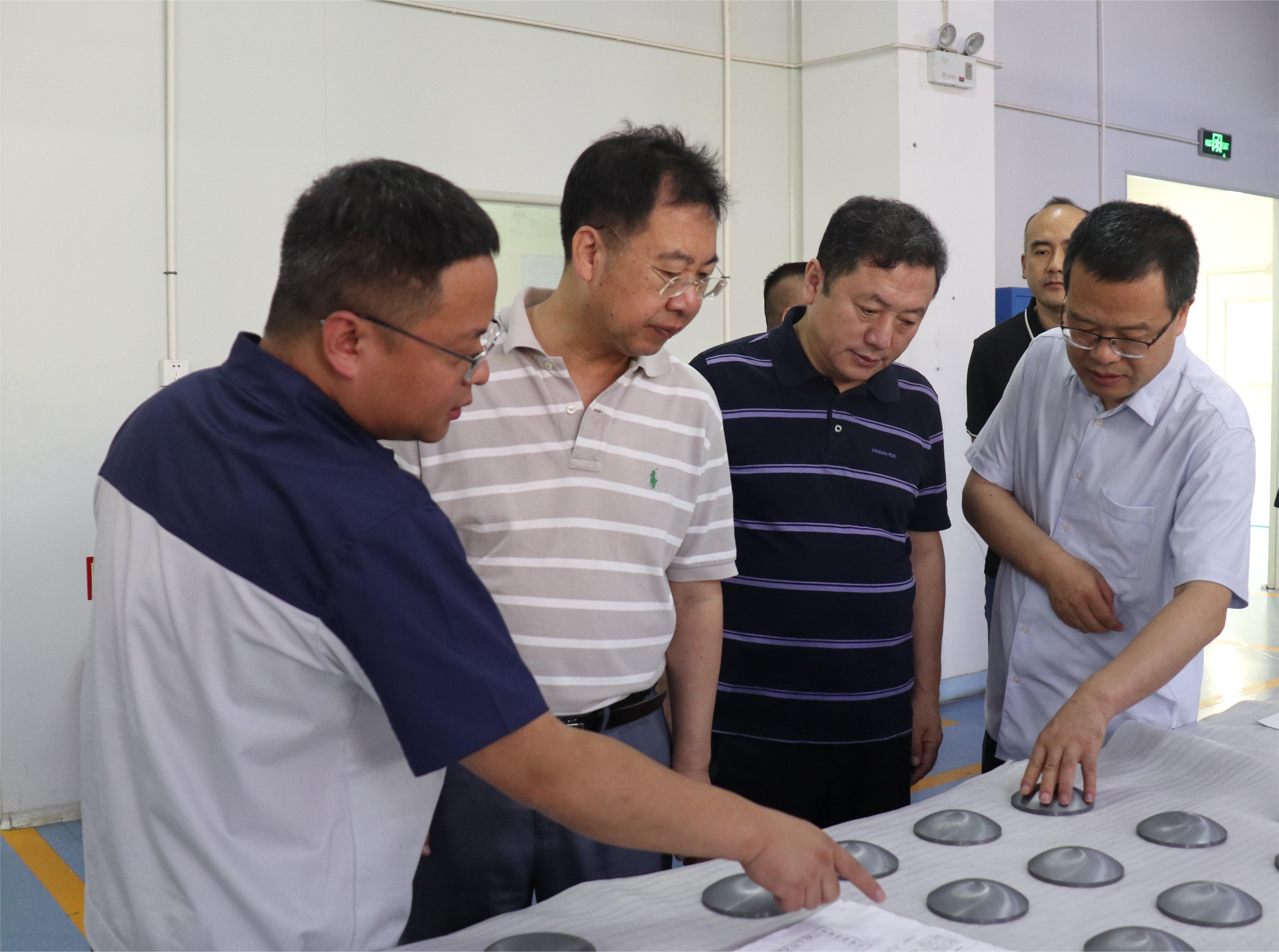 中国乐动在线官网党委书记、董事长赵晓晨一行到乐动在线官网国晶辉调研