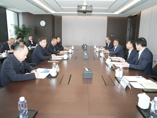 新余市委书记郑光泉一行到访中国乐动在线官网