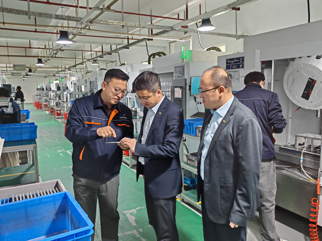 中国乐动在线官网党委副书记李志辉到东莞复材调研