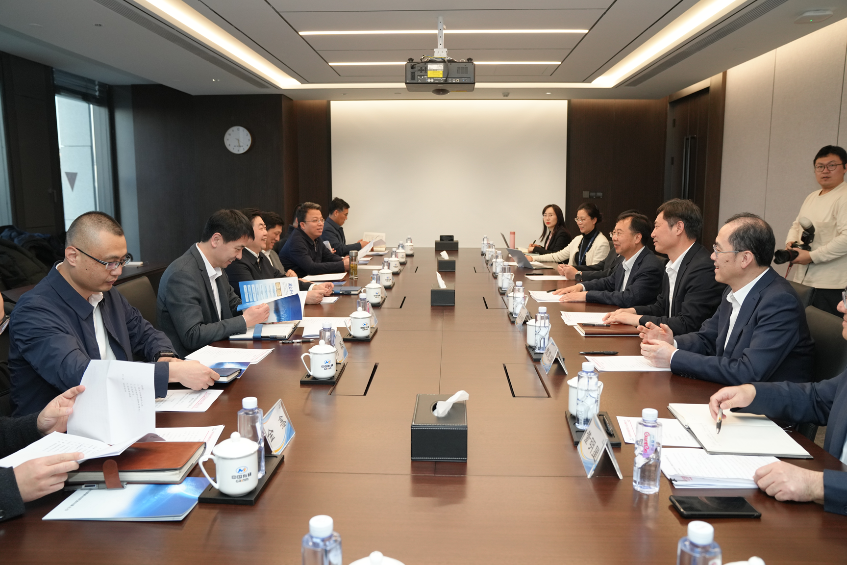 西城区委书记孙硕一行到访中国乐动在线官网
