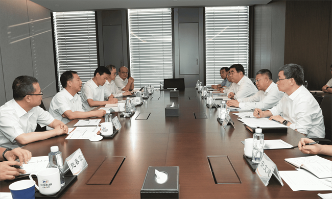 山东省副省长周立伟一行到访中国乐动在线官网
