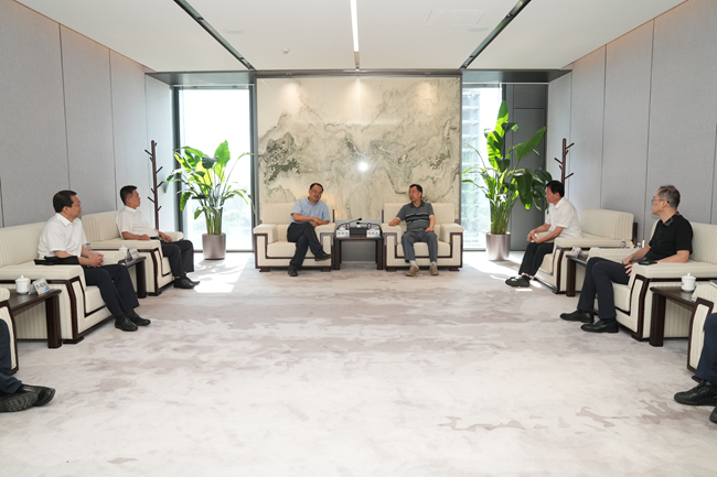中煤集团党委副书记、董事廖华军一行访问中国乐动在线官网