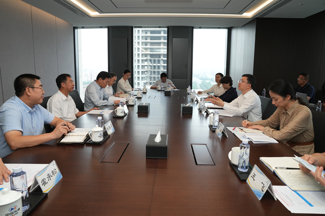 重庆市委常委、两江新区党工委书记罗蔺一行到访中国乐动在线官网