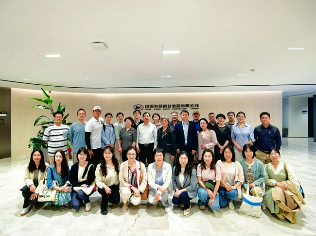 北师大二附中党委书记申敬红一行到访中国乐动在线官网