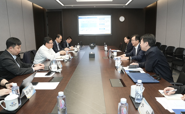 中国信息协会会长王金平一行到访中国乐动在线官网