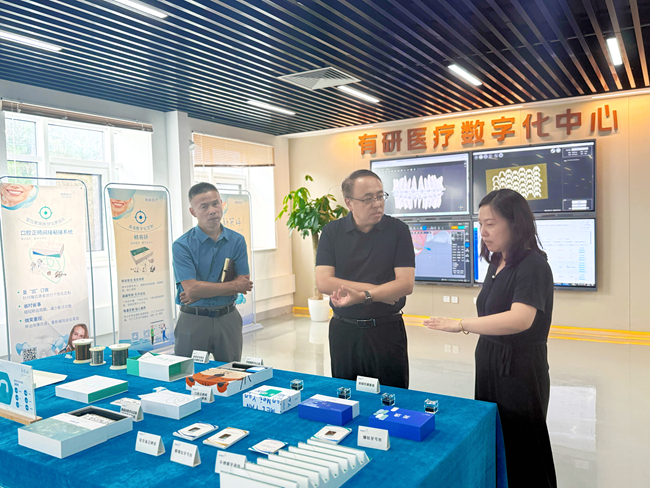 中国德信游戏平台党委委员、纪委书记唐学智到德信游戏平台医疗调研