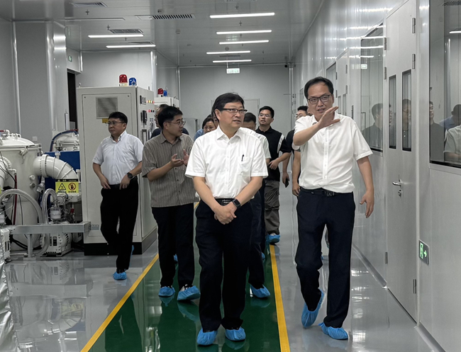 中国德信游戏平台党委副书记、总经理艾磊一行到德信游戏平台工研院调研